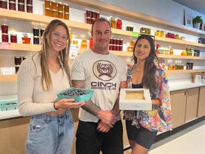 You can get fresh Okanagan fruit in Kelowna’s Orchard Park Mall | iNwine You can get fresh Okanagan fruit in Kelowna’s Orchard Park Mall | iNwine