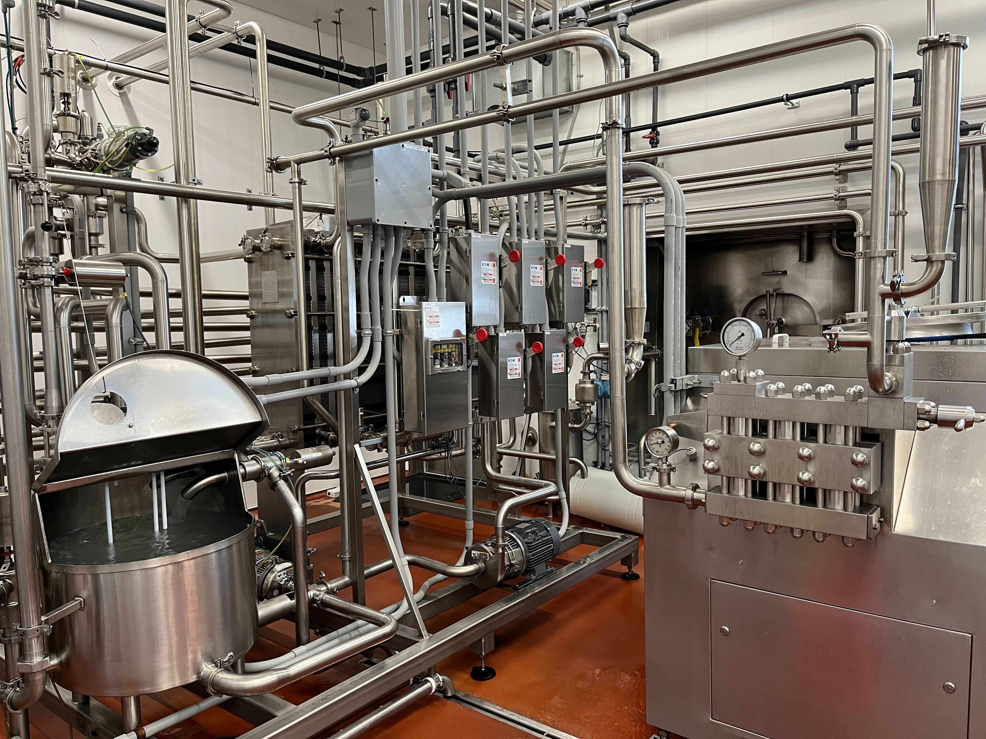 iN HOLIDAYS: How Blackwell Dairy Farm makes their famous, golden eggnog | iNwine iN HOLIDAYS: How Blackwell Dairy Farm makes their famous, golden eggnog | iNwine