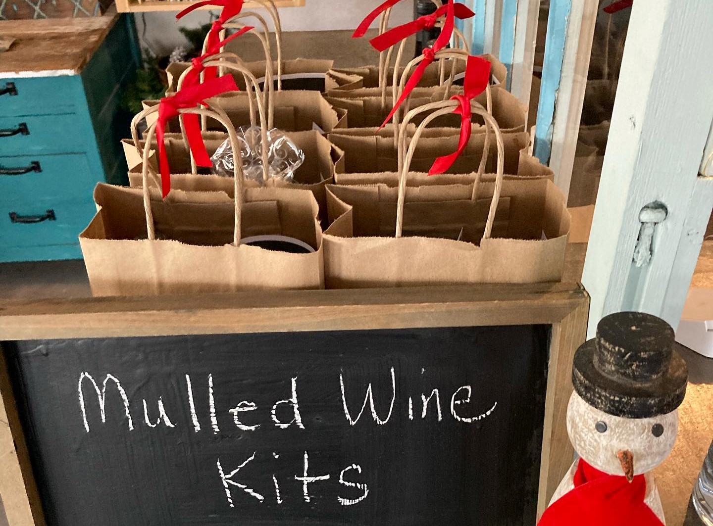 iN HOLIDAY: Salmon Arm winery making traditional winter cocktail mulled wine | iNwine iN HOLIDAY: Salmon Arm winery making traditional winter cocktail mulled wine | iNwine