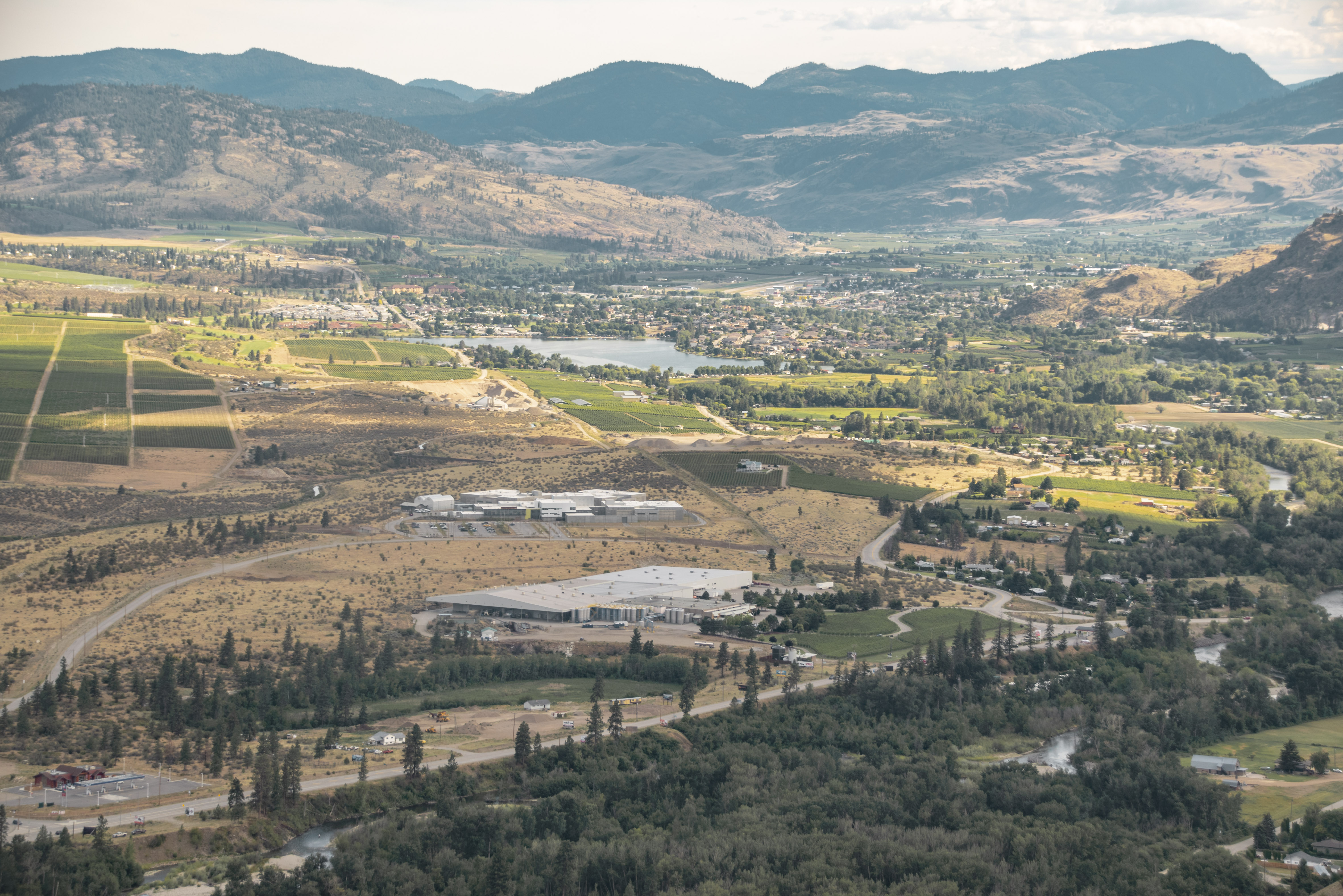 Why the Okanagan Valley has so many wineries; the Okanogan so few | iNwine