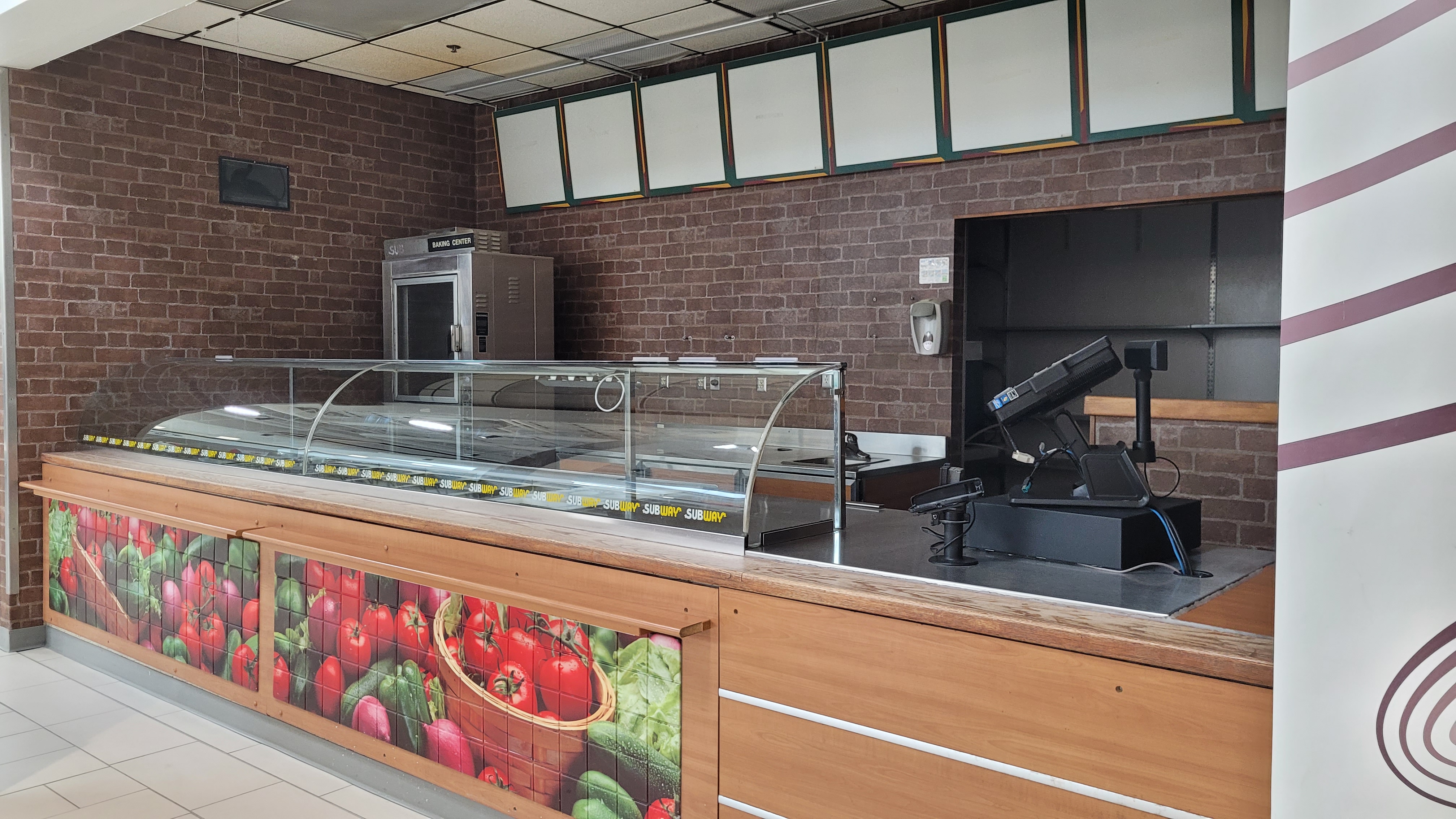 iN PHOTOS: Food court at Penticton mall down to one restaurant | iNwine