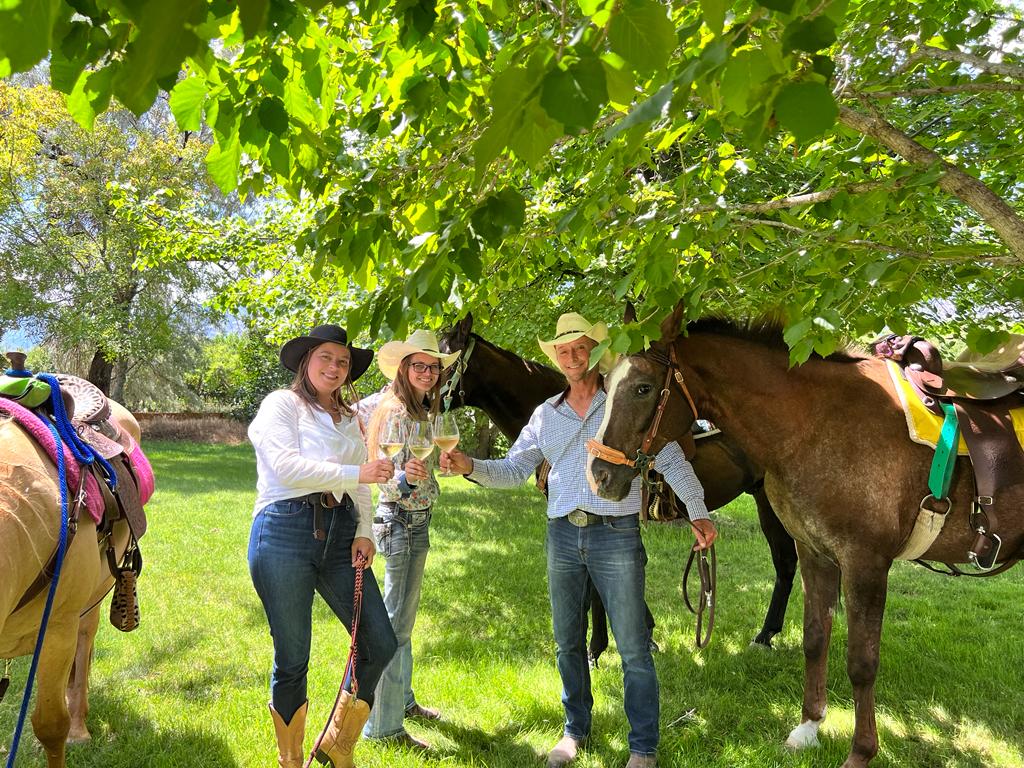 Mounted wine tours are now a thing in Keremeos | iNwine