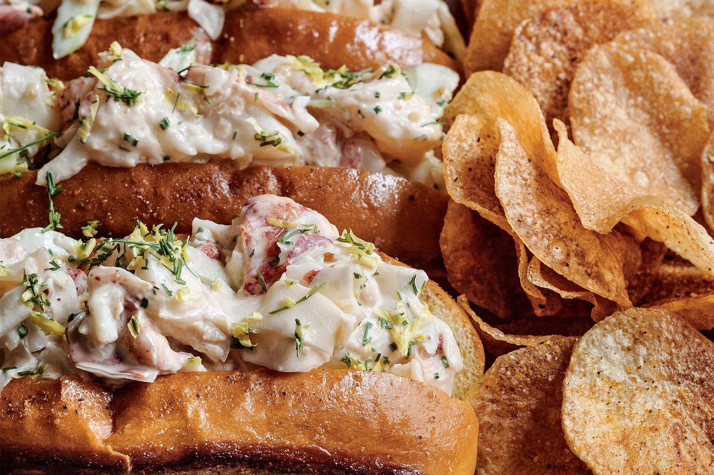 Bryan Voltaggio’s makes his lobster rolls with a flavor-boosting soak | iNwine