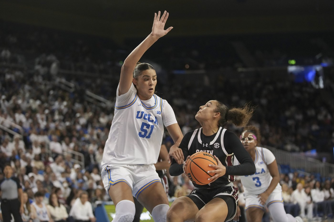 No. 1 South Carolina women stunned by fifth-ranked UCLA 77-62, ending Gamecocks' 43-game win streak | iNFOnews.ca No. 1 South Carolina women stunned by fifth-ranked UCLA 77-62, ending Gamecocks' 43-game win streak | iNFOnews.ca