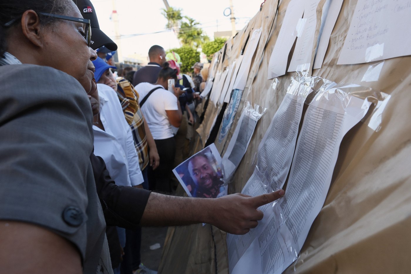 Officials scramble to identify victims of Dominican club roof collapse that killed at least 184 | iNFOnews.ca Officials scramble to identify victims of Dominican club roof collapse that killed at least 184 | iNFOnews.ca