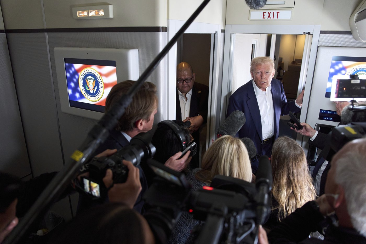 PHOTO COLLECTION: Trump 100 Days | iNFOnews.ca PHOTO COLLECTION: Trump 100 Days | iNFOnews.ca