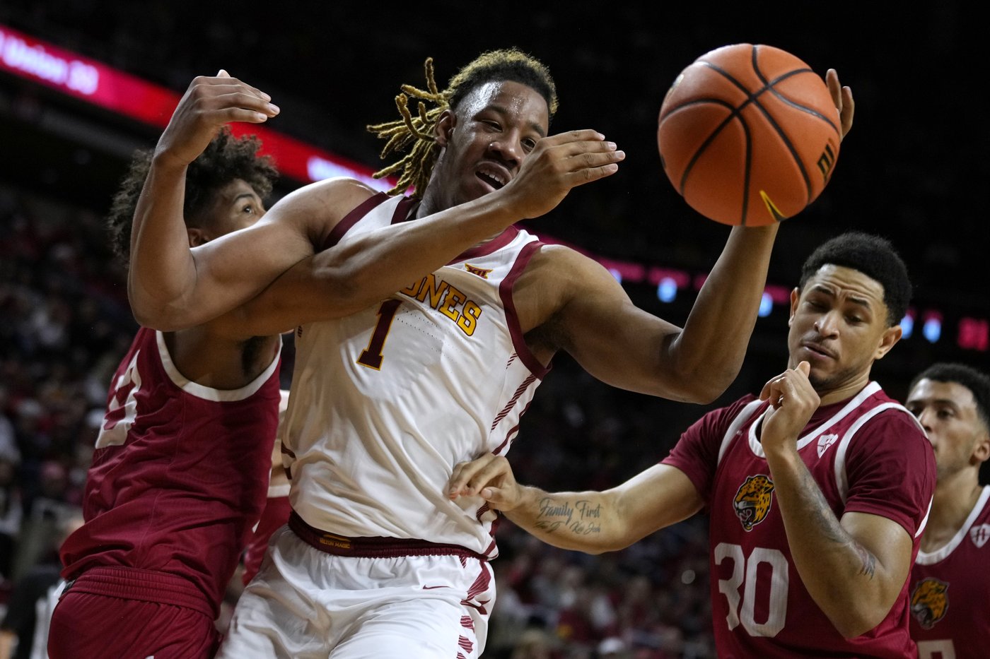Jones scores 20 points off bench, Lipsey adds 17 in No. 5 Cyclones' 87-52 win over IU Indianapolis | iNFOnews.ca