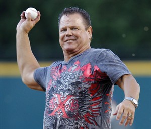 Wrestling commentator Jerry 'The King' Lawler collapses at event in Montreal | iNFOnews.ca CP20075903