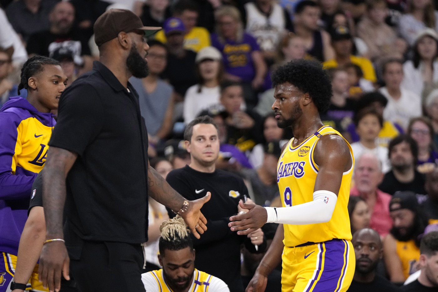 Bronny James begins his Lakers career with a preseason debut. LeBron won't join until the next game | iNFOnews.ca Bronny James begins his Lakers career with a preseason debut. LeBron won't join until the next game | iNFOnews.ca