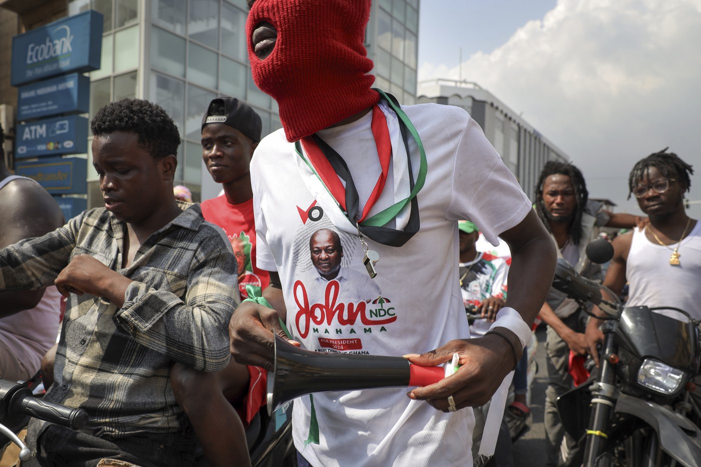 Ghana's ex-President John Mahama is set to return after rival concedes election | iNFOnews.ca