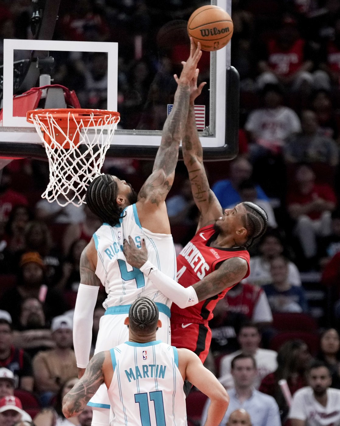 Ball has 34 points and 11 assists in return from ankle injury to lead Hornets over Rockets 110-105 | iNFOnews.ca Ball has 34 points and 11 assists in return from ankle injury to lead Hornets over Rockets 110-105 | iNFOnews.ca