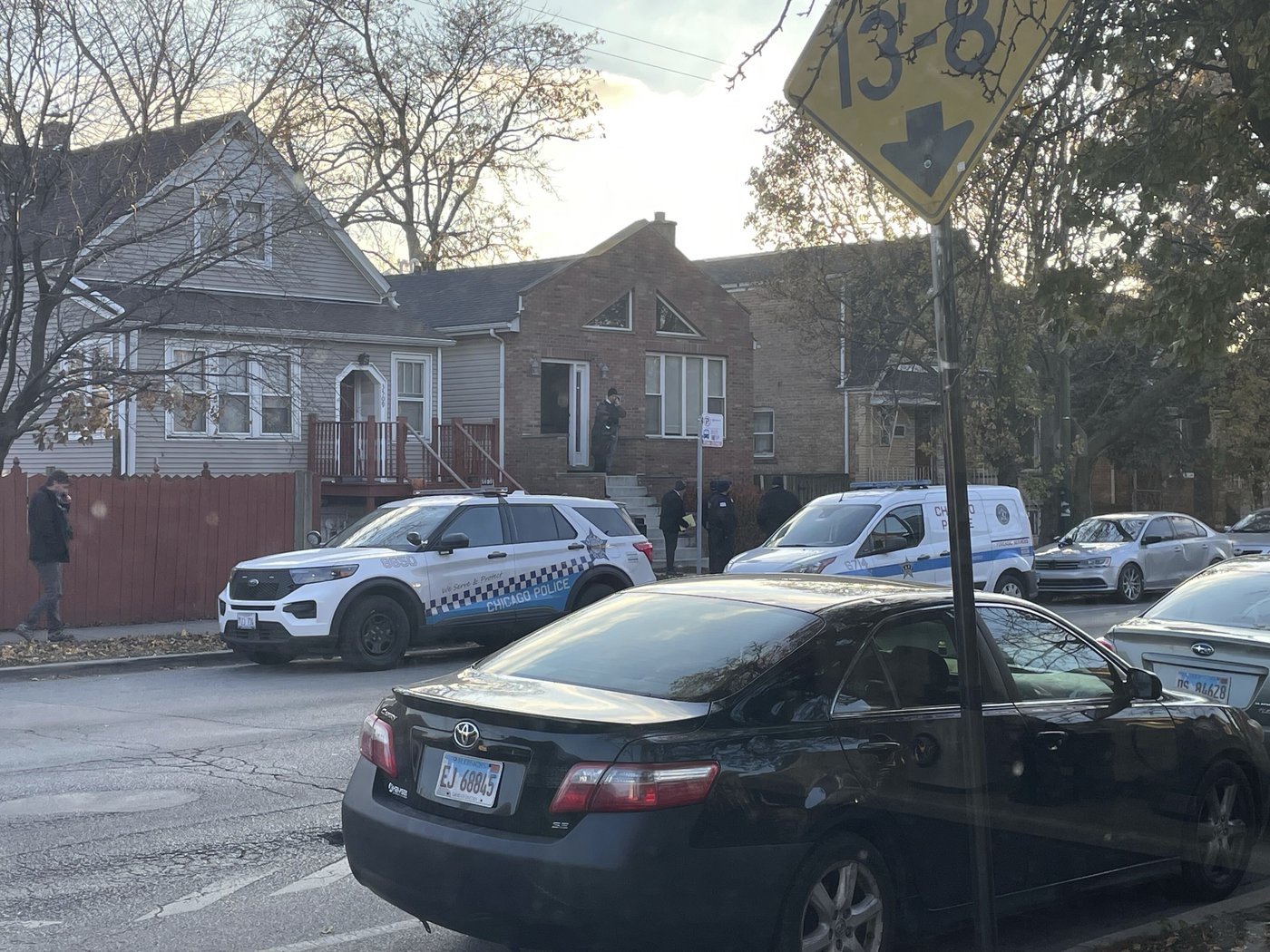 Chicago house party shooting kills 3 men and wounds five other people, police say | iNFOnews.ca Chicago house party shooting kills 3 men and wounds five other people, police say | iNFOnews.ca