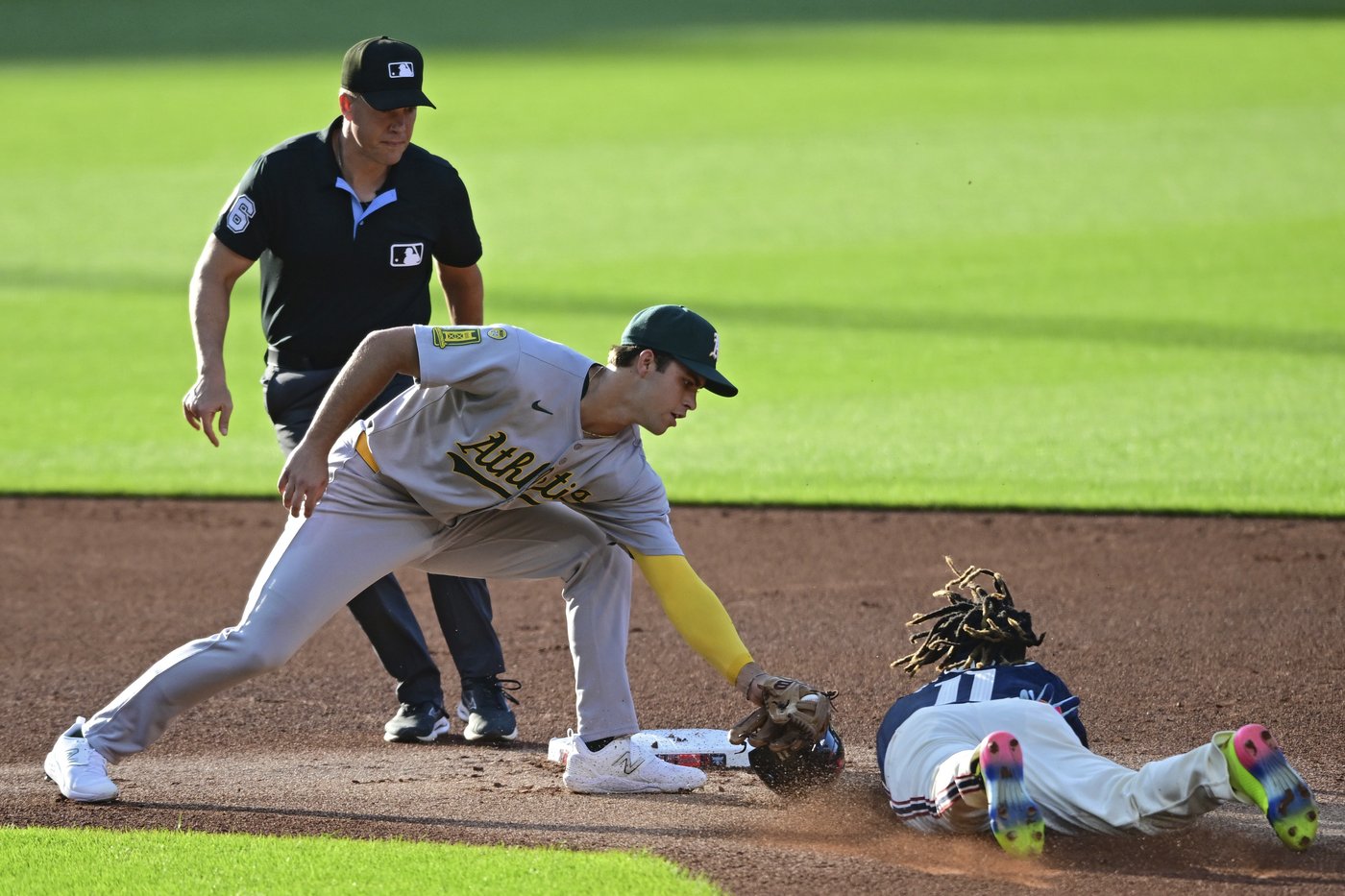 Rodríguez hits 1st MLB home run, Cecconi has career night in Guardians' win over Athletics | iNFOnews.ca