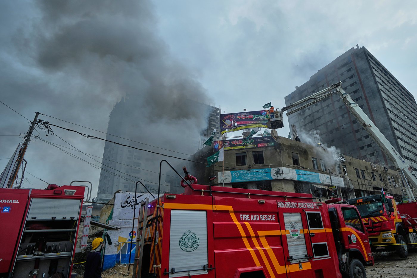 Explosion at Pakistan fireworks storage facility injures at least 25 people | iNFOnews.ca Explosion at Pakistan fireworks storage facility injures at least 25 people | iNFOnews.ca