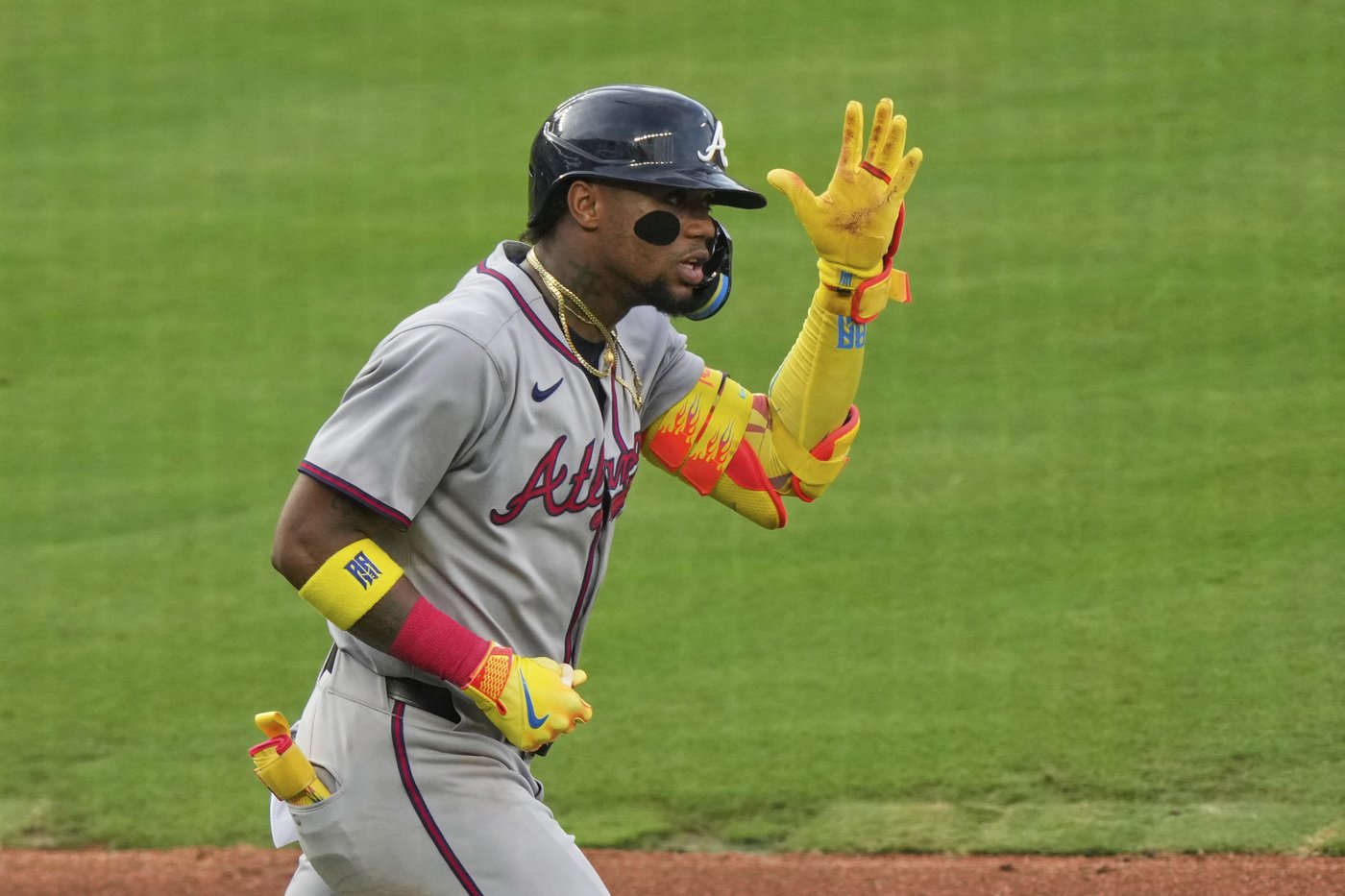 Braves star Ronald Acuña Jr. returns from strained right calf | iNFOnews.ca