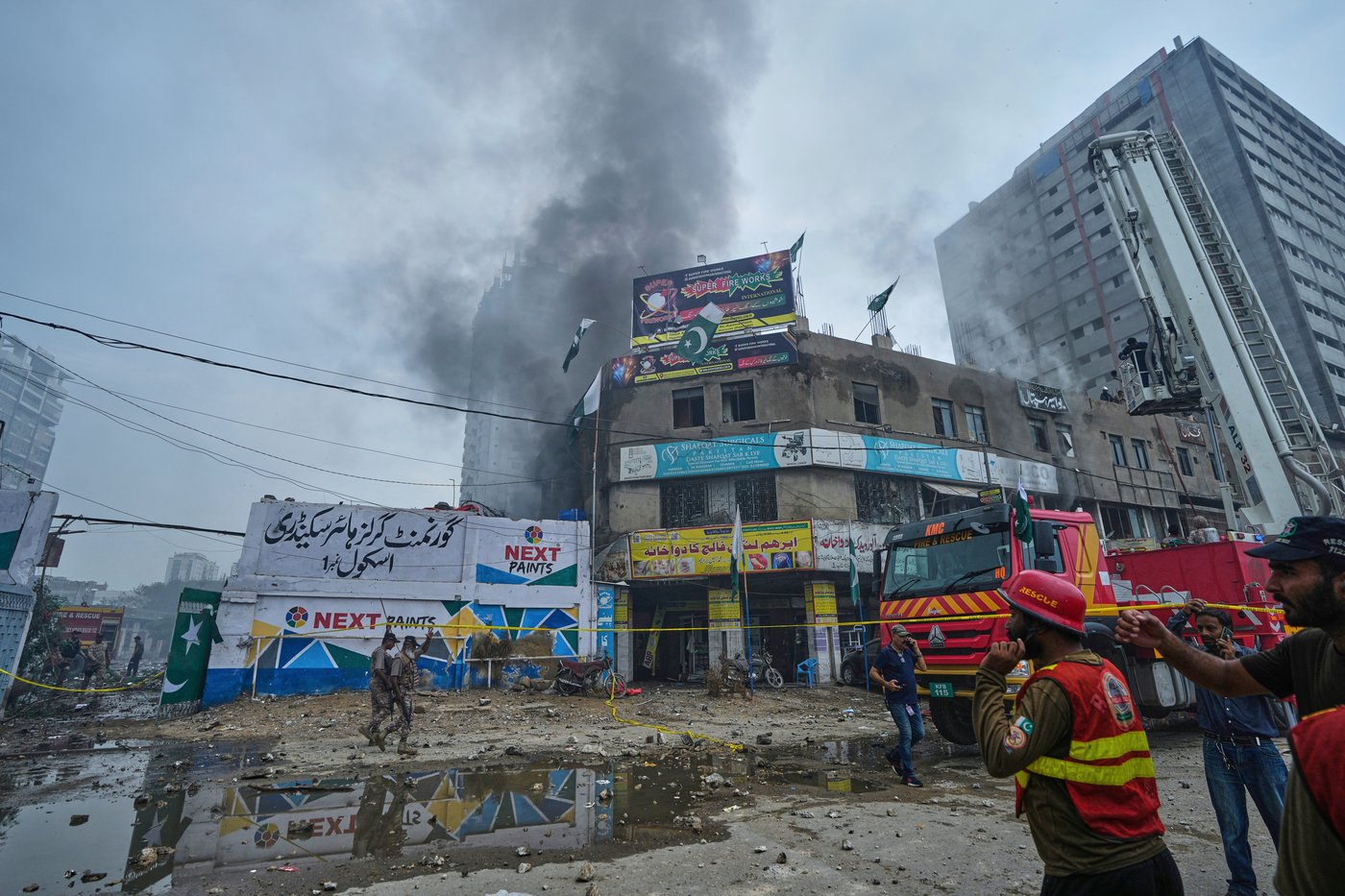 Explosion at Pakistan fireworks storage facility injures at least 25 people | iNFOnews.ca Explosion at Pakistan fireworks storage facility injures at least 25 people | iNFOnews.ca