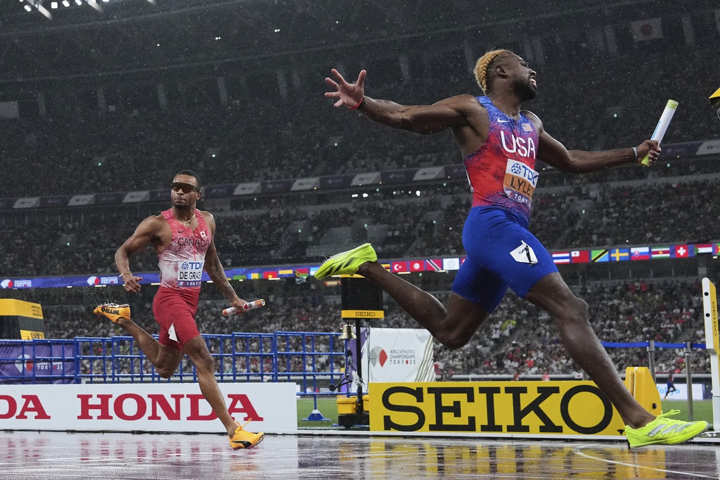 Canadian men's 4x100-metre relay team takes silver at world athletics championships | iNFOnews.ca Canadian men's 4x100-metre relay team takes silver at world athletics championships | iNFOnews.ca