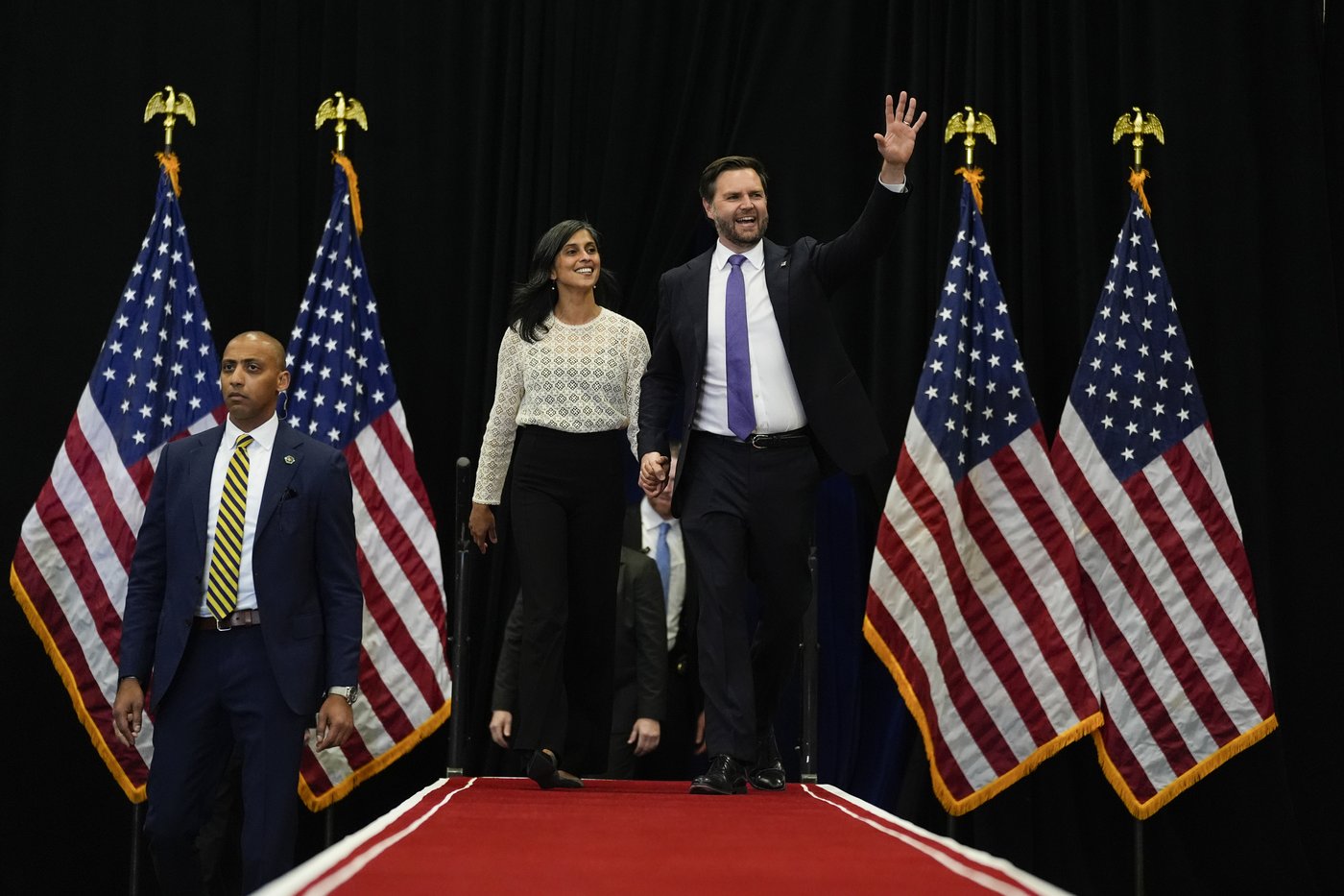 PHOTO COLLECTION: Election 2024 Campaign for President, October 16 | iNFOnews.ca