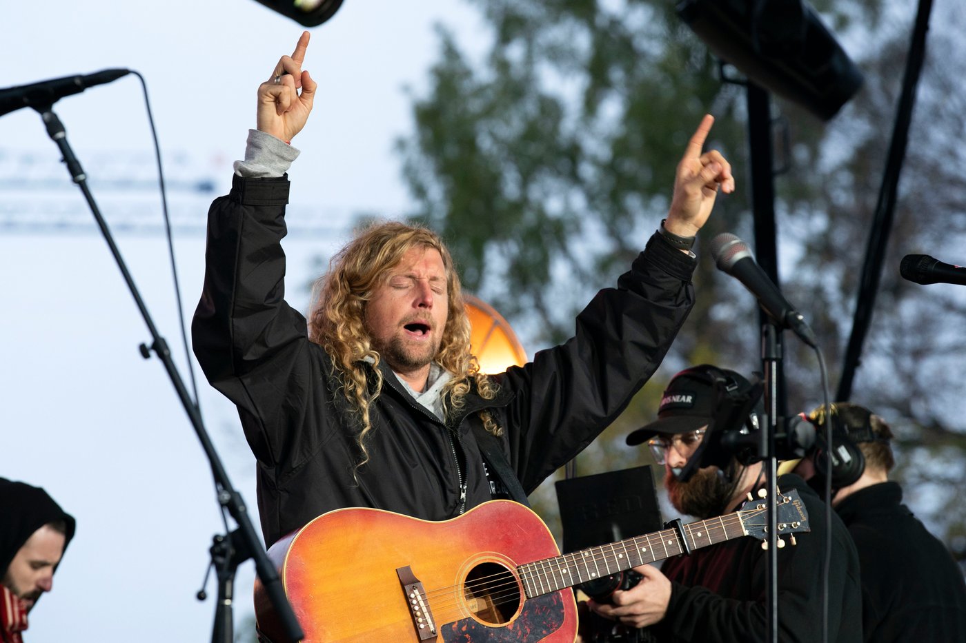 Takeaways from AP’s report about financial allegations against worship leader Sean Feucht | iNFOnews.ca Takeaways from AP’s report about financial allegations against worship leader Sean Feucht | iNFOnews.ca