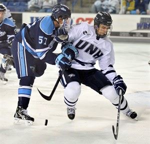 Trevor van Riemsdyk joins brother James in NHL by making Blackhawks | iNFOnews.ca CP30222853