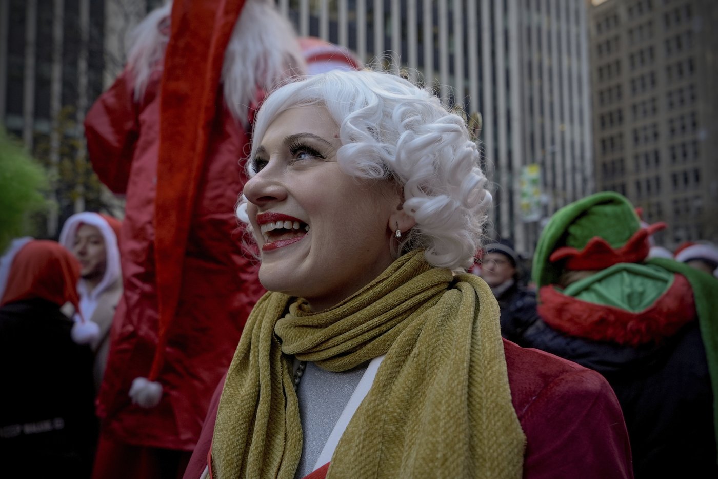 Thousands of Santas and a few Grinches hit the streets for annual SantaCon bar crawls | iNFOnews.ca Thousands of Santas and a few Grinches hit the streets for annual SantaCon bar crawls | iNFOnews.ca