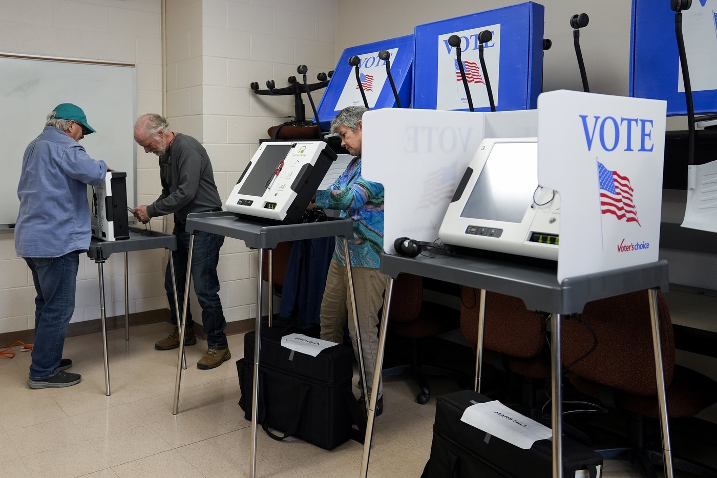 Battleground North Carolina sees strong early voting, despite obstacles created by Helene | iNFOnews.ca