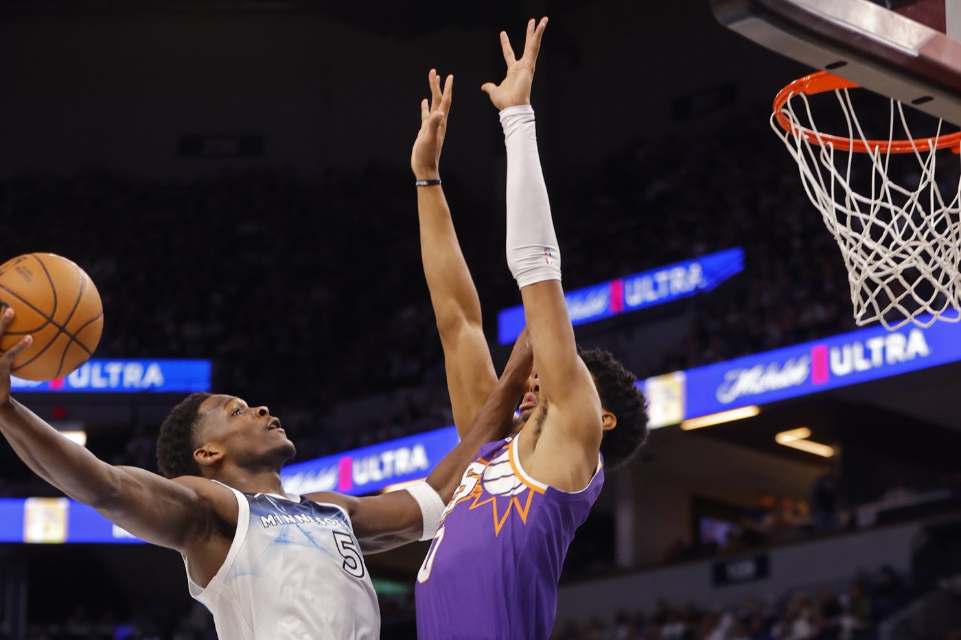 Randle hits 3 at the buzzer to lift Timberwolves over Booker, Suns with 120-117 win | iNFOnews.ca