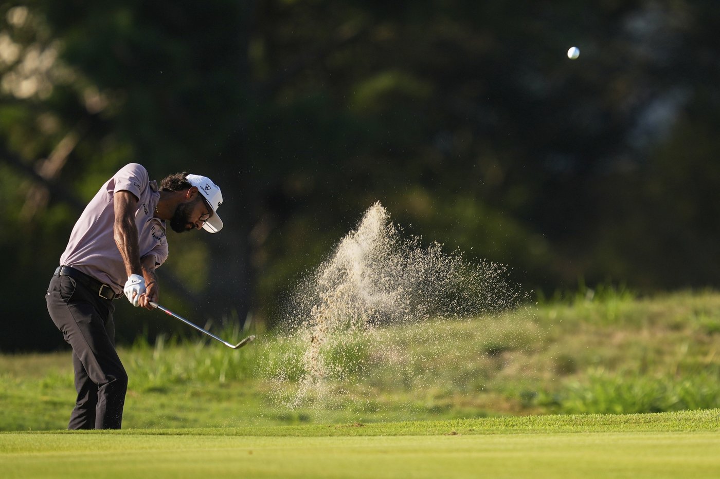 Akshay Bhatia shoots career-best 62 to lead in Memphis. Scheffler is 5 back | iNFOnews.ca Akshay Bhatia shoots career-best 62 to lead in Memphis. Scheffler is 5 back | iNFOnews.ca