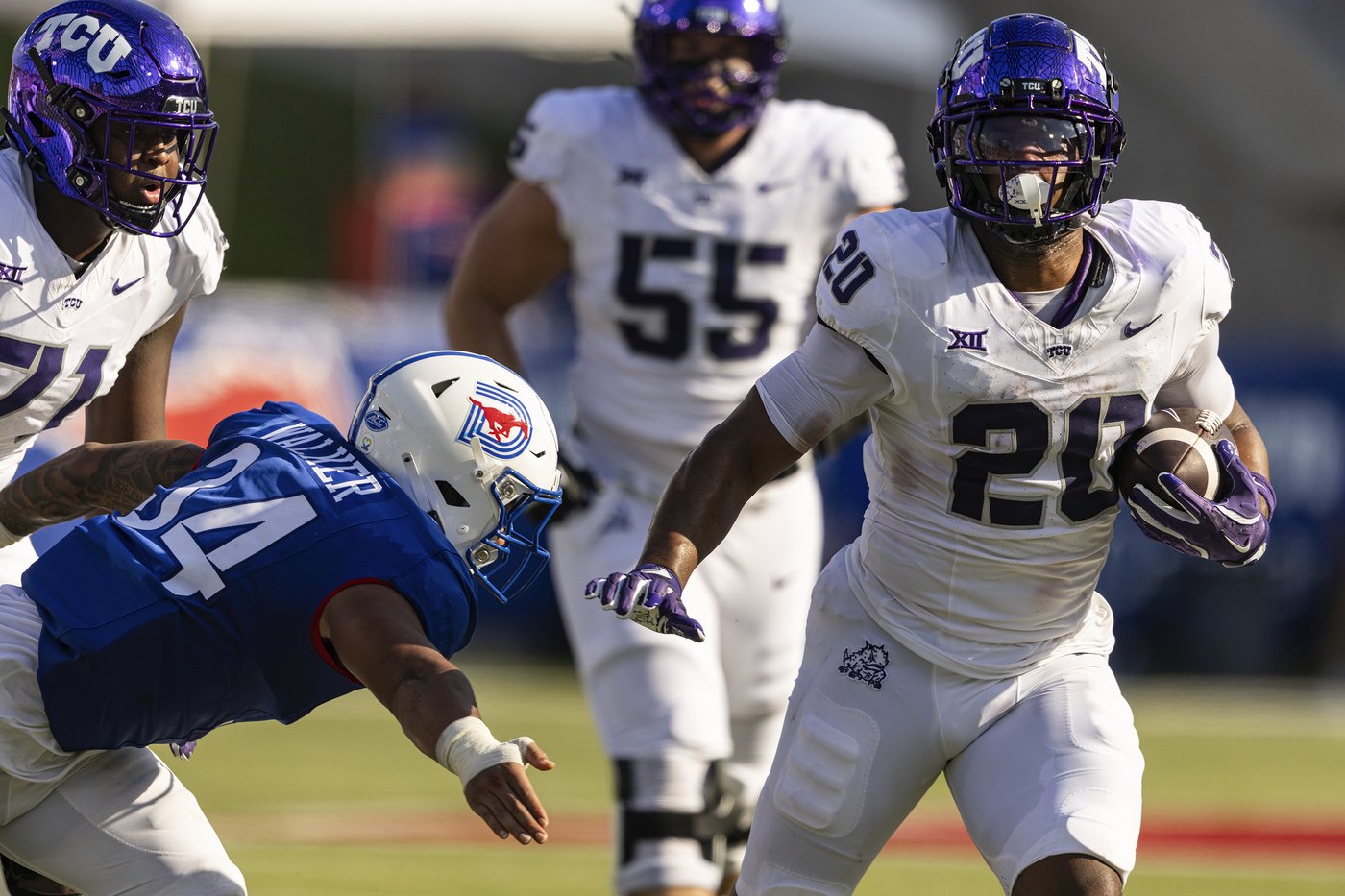 SMU gets 4 TDs from Smith and three more with offense watching, beats TCU 66-42 after Dykes ejected | iNFOnews.ca