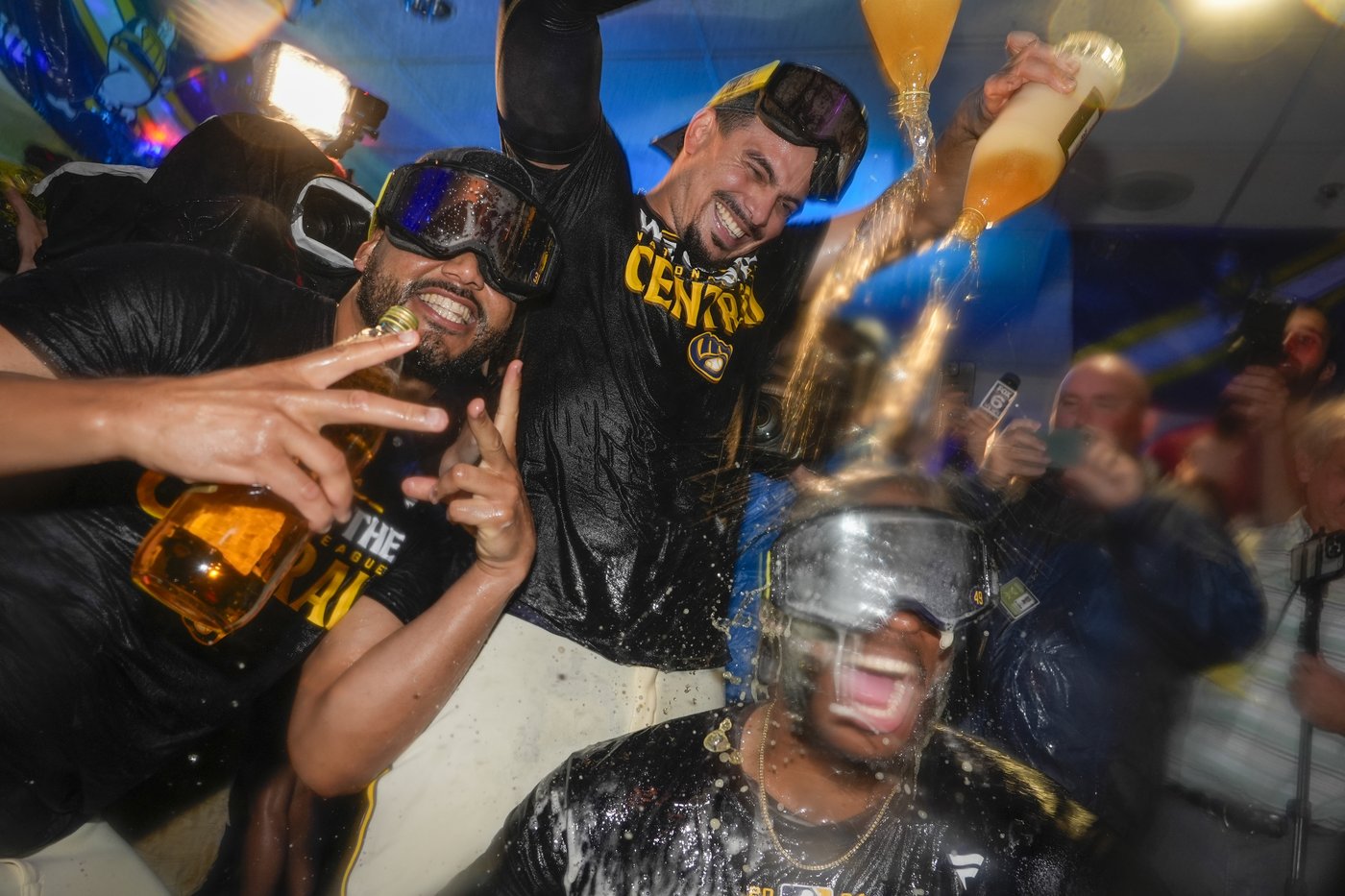 Brewers outperform preseason expectations again to win 3rd NL Central title in 4 years | iNFOnews.ca