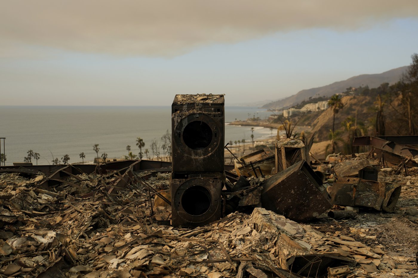 Minister says dozens of firefighters from Alberta and B.C. to deploy in California | iNFOnews.ca