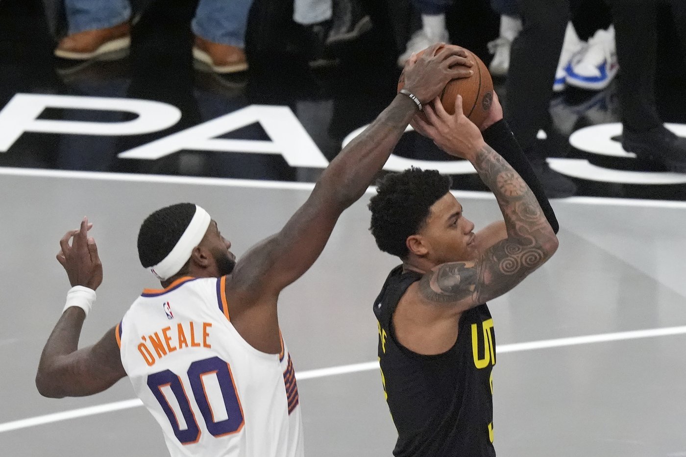 Booker scores 31, leads Suns to 120-112 victory over Jazz in the teams' NBA Cup opener | iNFOnews.ca Booker scores 31, leads Suns to 120-112 victory over Jazz in the teams' NBA Cup opener | iNFOnews.ca