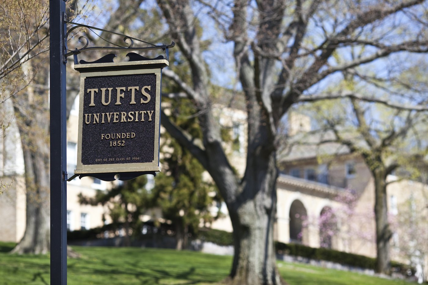 Navy SEAL who led workout that hospitalized Tufts lacrosse players lacked expertise, report says | iNFOnews.ca Navy SEAL who led workout that hospitalized Tufts lacrosse players lacked expertise, report says | iNFOnews.ca