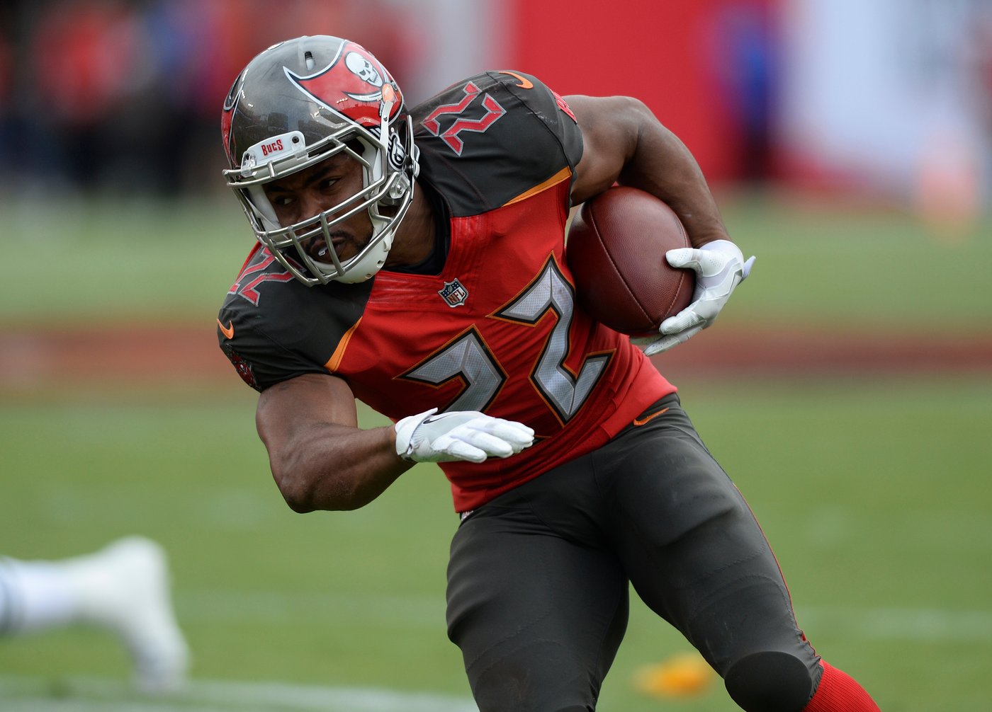 Former Buccaneers All-Pro running back Doug Martin dies at 36 | iNFOnews.ca
