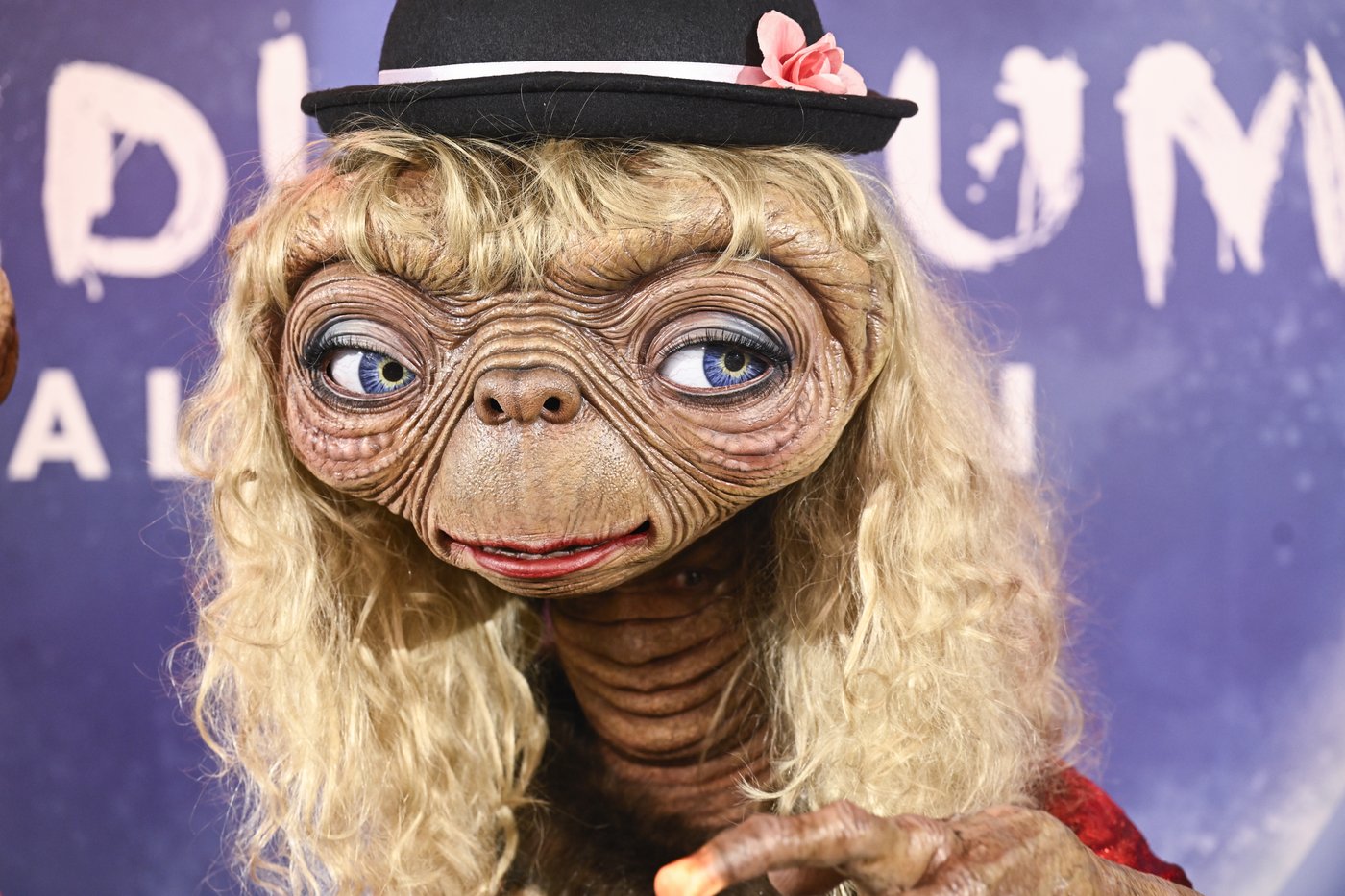 Heidi Klum and Janelle Monáe wear elaborate E.T. costumes for their Halloween parties | iNFOnews.ca Heidi Klum and Janelle Monáe wear elaborate E.T. costumes for their Halloween parties | iNFOnews.ca