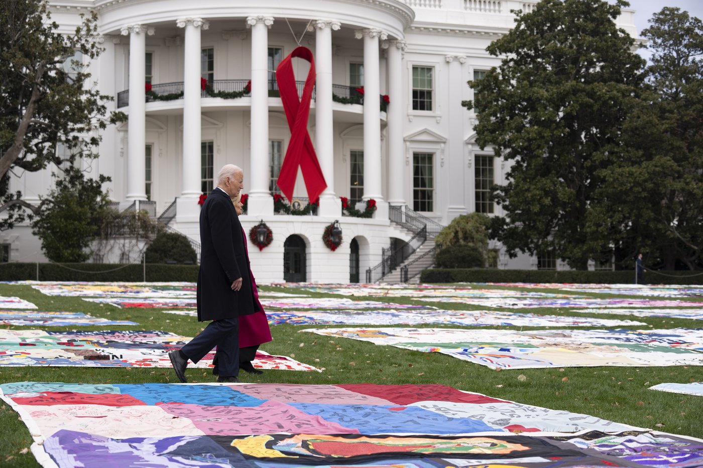 Biden has AIDS Memorial Quilt at White House to observe World AIDS Day | iNFOnews.ca