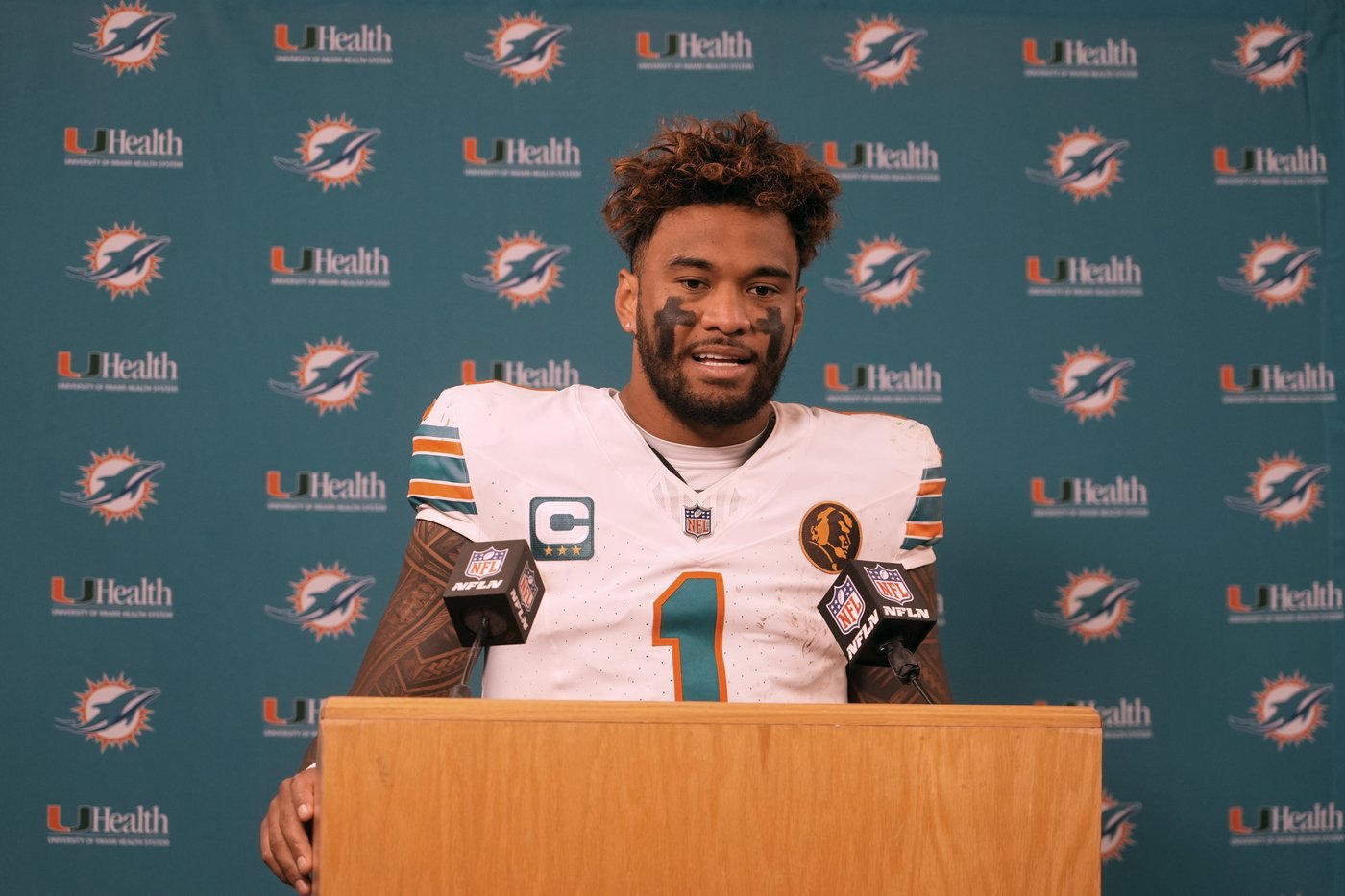 Tua Tagovailoa shoulders blame for Dolphins' 5-7 start and addresses criticisms of team's toughness | iNFOnews.ca Tua Tagovailoa shoulders blame for Dolphins' 5-7 start and addresses criticisms of team's toughness | iNFOnews.ca