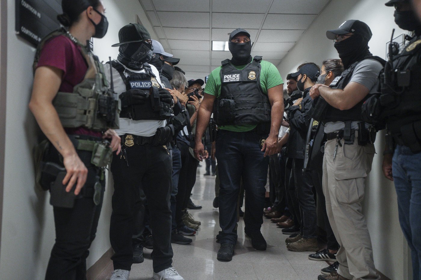 Homeland security officials defend immigration court arrests after being sued | iNFOnews.ca