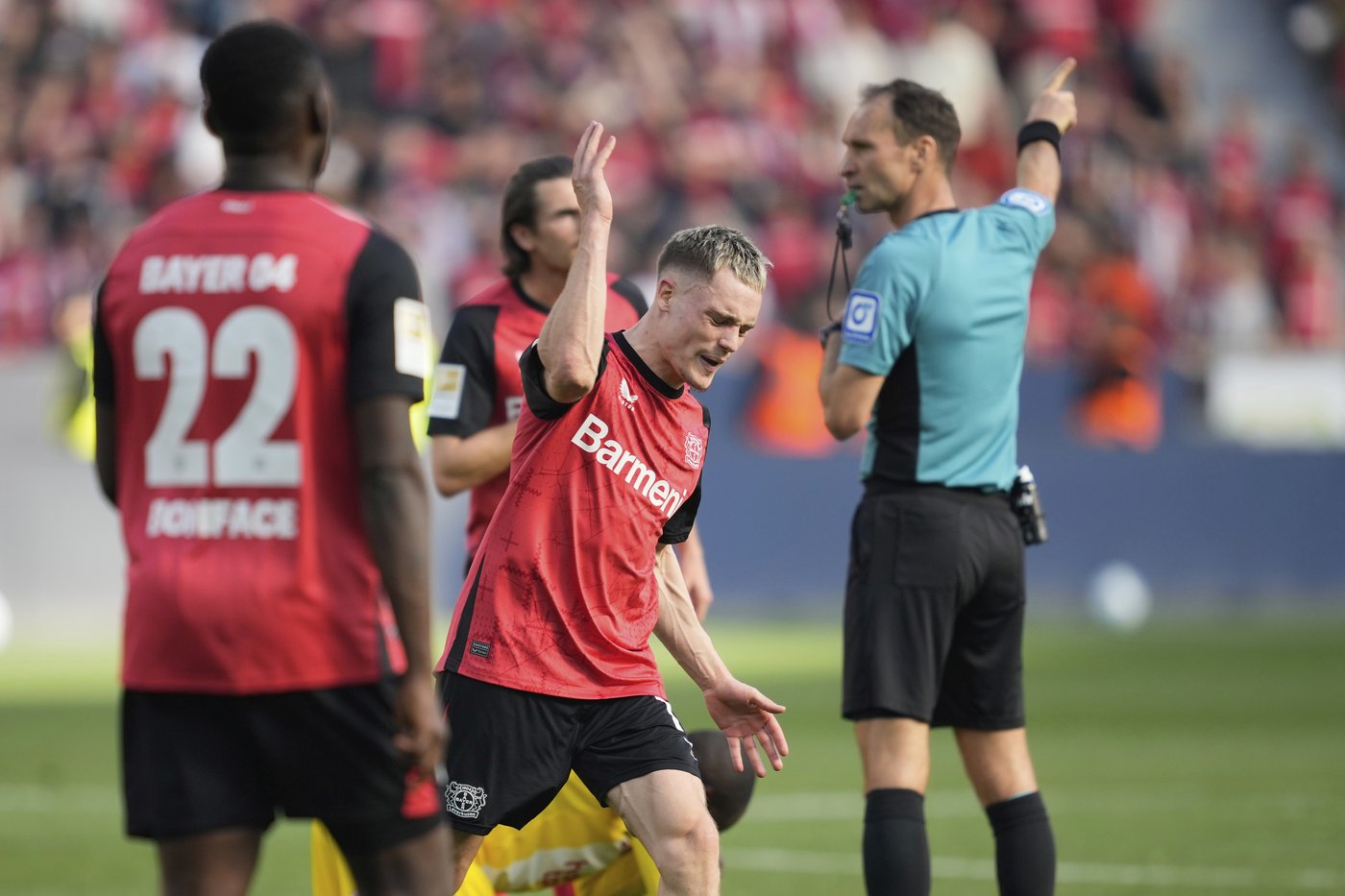 Bayern spurns chance to go 8 points clear in Bundesliga as Dortmund draws 'Klassiker' 2-2 | iNFOnews.ca