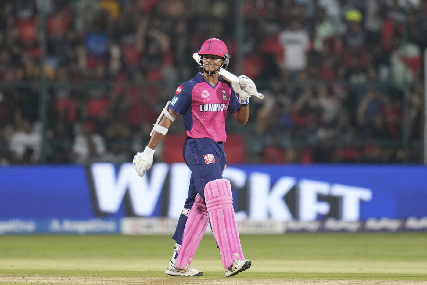 Bengaluru beats Rajasthan by 11 runs for its first home victory in IPL | iNFOnews.ca Bengaluru beats Rajasthan by 11 runs for its first home victory in IPL | iNFOnews.ca