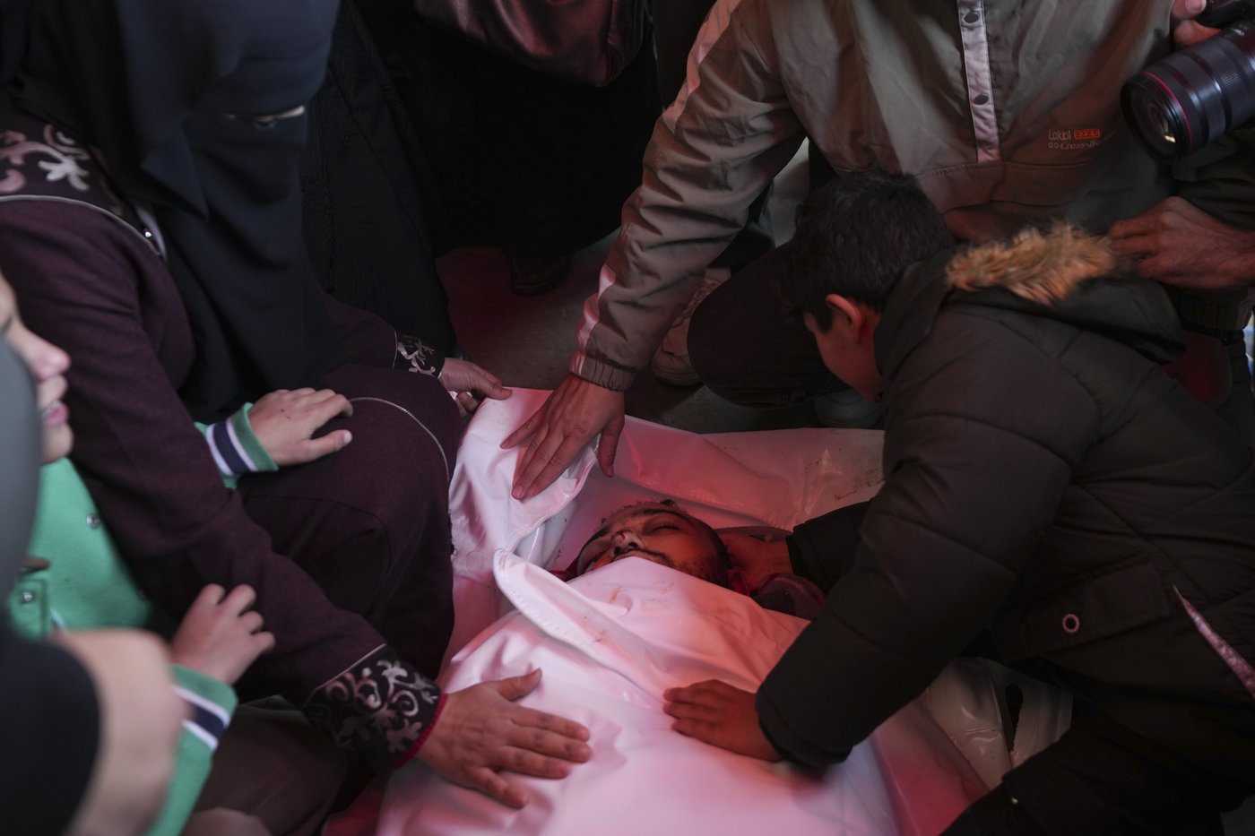Middle East latest: An Israeli strike on a Gaza tent camp kills at least 21 people | iNFOnews.ca
