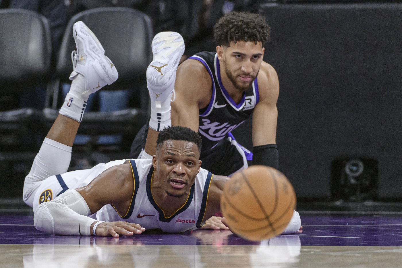 Jokic has another triple-double as Nuggets rally past Kings 130-129 | iNFOnews.ca