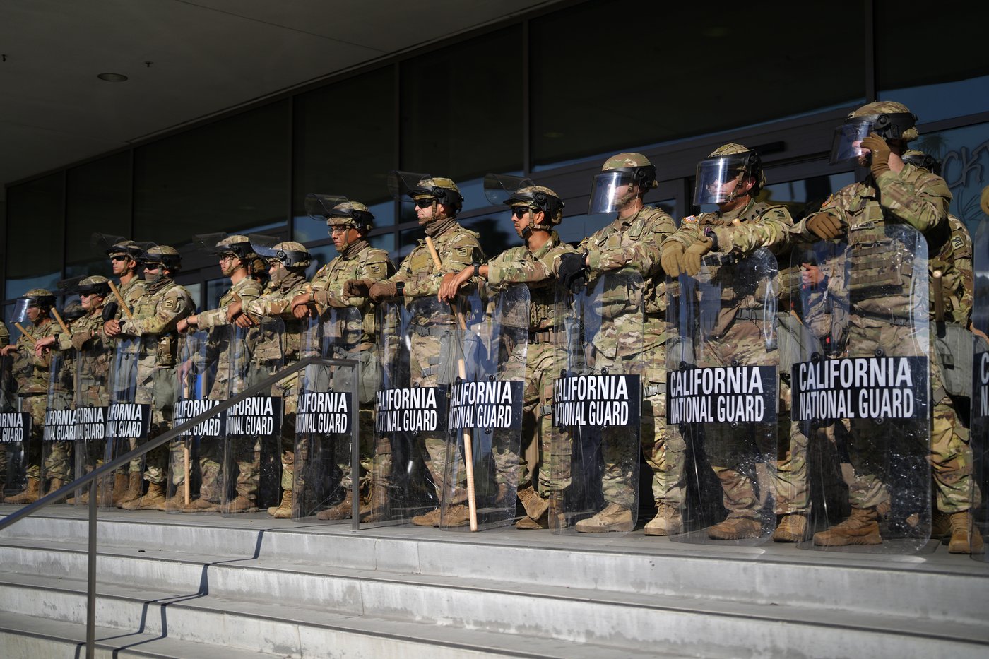Appeals court lets Trump keep control of National Guard troops deployed to Los Angeles | iNFOnews.ca