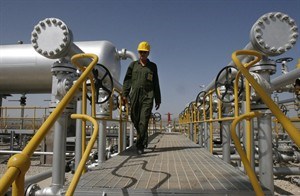 Oil prices jump 4 per cent after US adds most jobs since February | iNFOnews.ca CP19638342