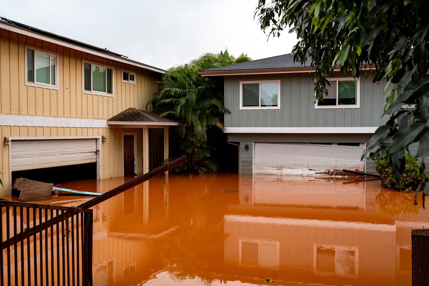 Hawaii suffers its worst flooding in 20 years and forecasters warn more rain is coming | iNhome