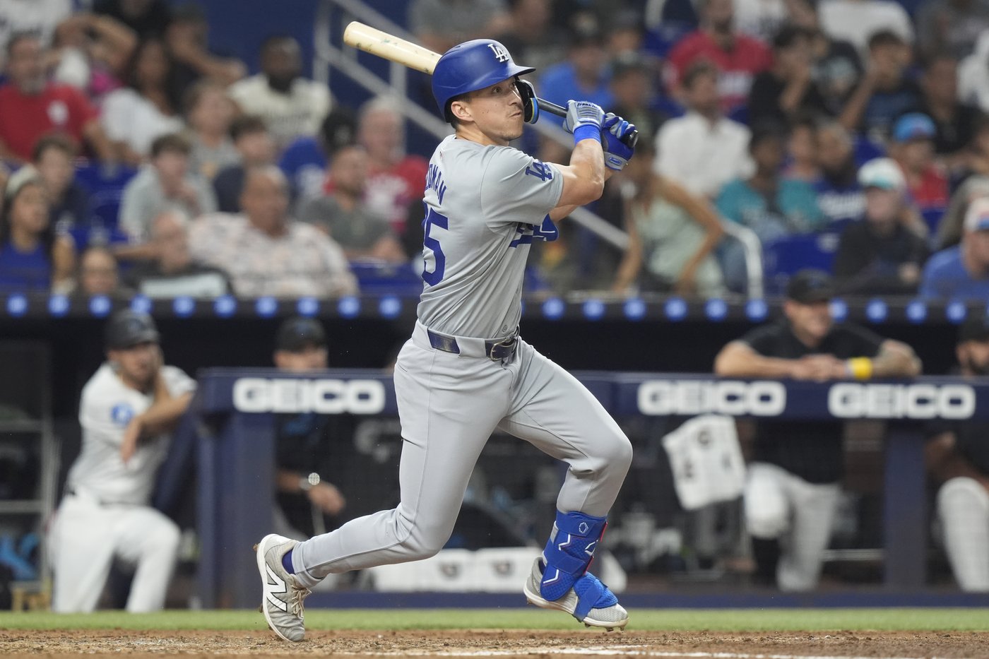 Ohtani steals 49th base in Dodgers' 8-4 win over Marlins | iNFOnews.ca Ohtani steals 49th base in Dodgers' 8-4 win over Marlins | iNFOnews.ca
