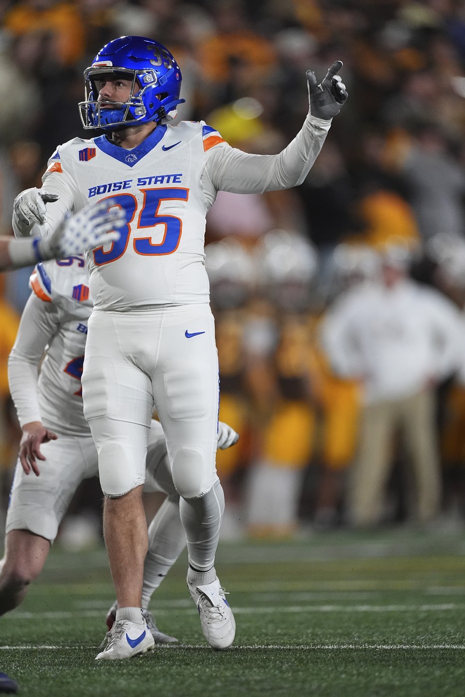 No. 12 Boise State holds off stubborn Wyoming 17-13 and advances to Mountain West title game | iNFOnews.ca