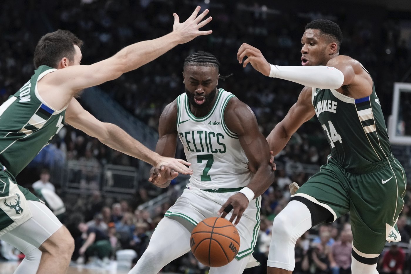 Jayson Tatum scores 23 in second half to rally Celtics to a 113-107 victory over slumping Bucks | iNFOnews.ca