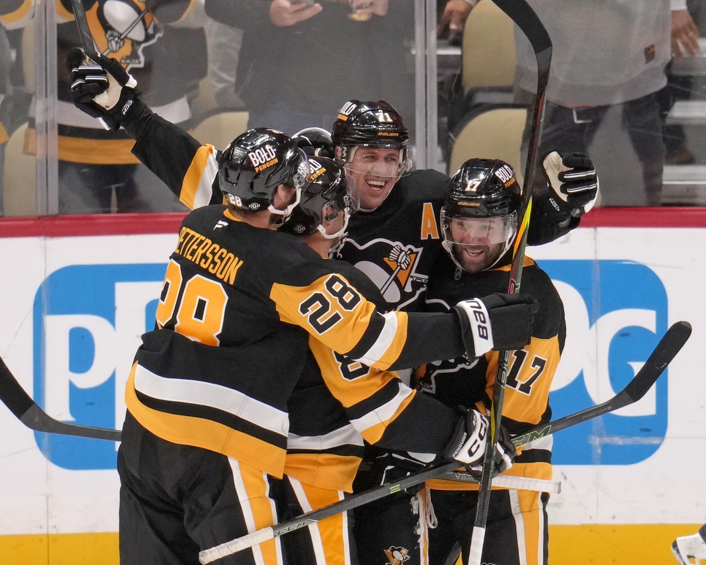 Malkin, Crosby share another milestone night together in Pittsburgh | iNFOnews.ca