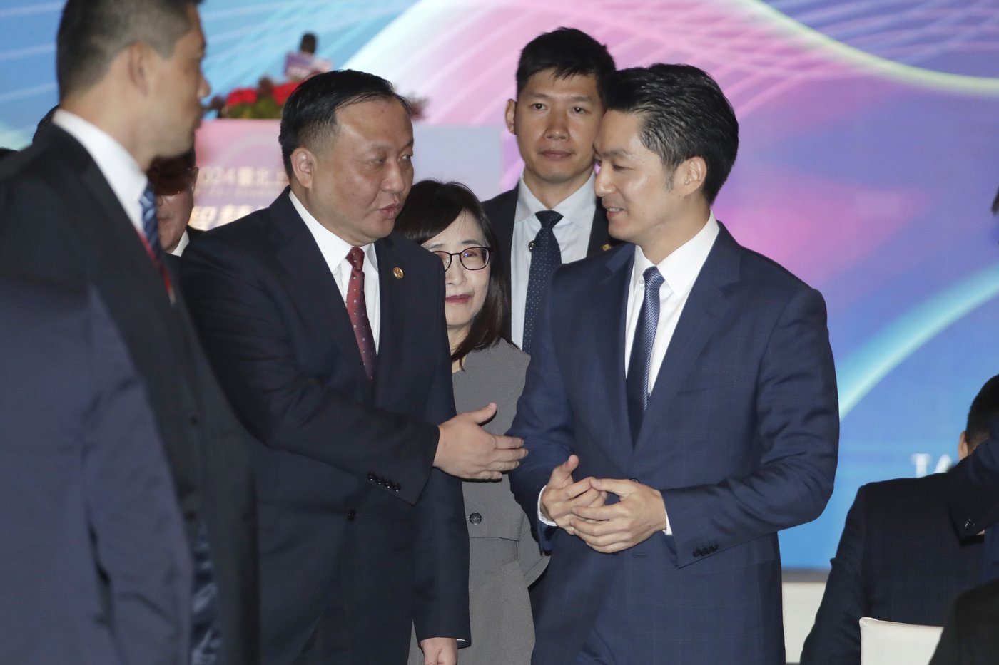 Taipei mayor calls for less confrontation as China continues sending ships, planes near island | iNFOnews.ca